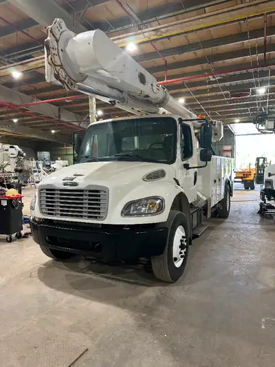 2018 Freightliner Altec AM55E Bucket Truck 2018 Freightliner M2 106 6.7L Diesel Automatic 71,000Mi 6...