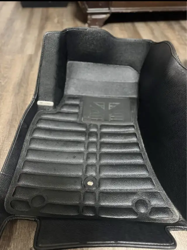 Rims and tire and floormats in Tires & Rims in Sudbury - Image 6