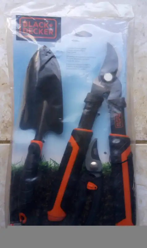 Black & Decker BD2863, 3 Piece Garden Combo in Outdoor Tools & Storage in Windsor Region - Image 4