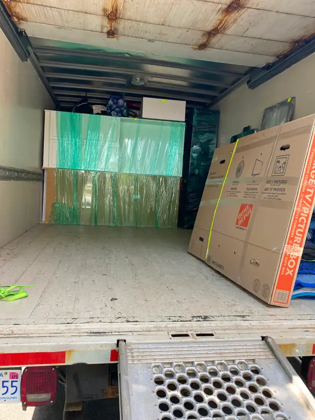 Strong and professional movers Ottawa559731877966653441