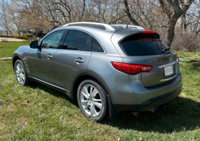 2015 Infiniti QX70 in Cars & Trucks in Calgary - Image 4