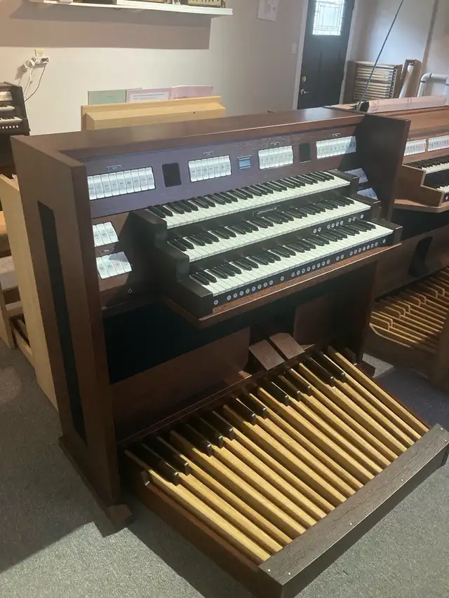 Digital Organ dealer of Alberta in Pianos & Keyboards in Calgary - Image 10