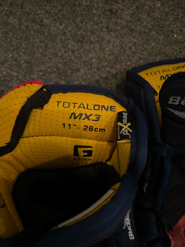 Bauer Supreme TotalOne MX3 Gloves 13” in Hockey in St. Albert - Image 3