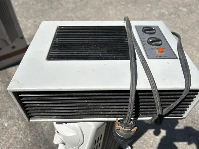 Brand new Cuori 1500 watt oil heater Electric 750W/1500 Heaters in Heaters, Humidifiers & Dehumidifiers in City of Toronto - Image 7