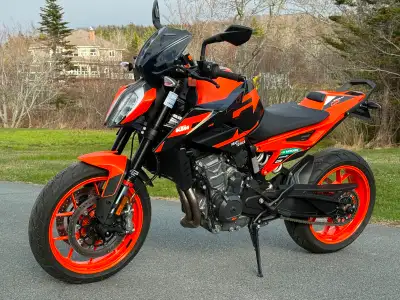 2022 KTM Duke 890 GP in excellent and like new condition, very low kilometres. Mature lady owned and...