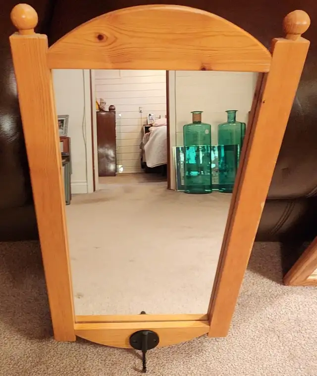1 Antique Heavy Plate Mirror and Modern Mirror With Hook Read AD in Home Décor & Accents in Edmonton - Image 6