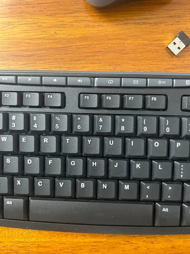Logitech Keyboard and Mouse in Mice, Keyboards & Webcams in City of Montréal - Image 4