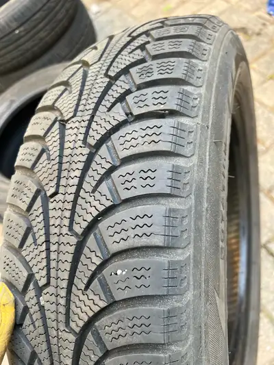2xWinter Tires DOT 0715 Thread