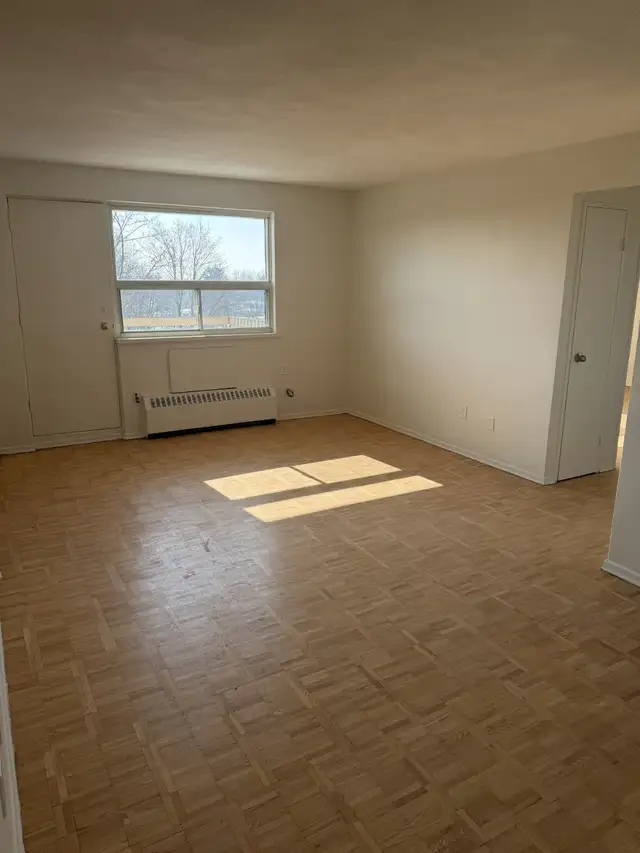 2 bedroom 1 bathroom apartment for rent in Stouffville ON