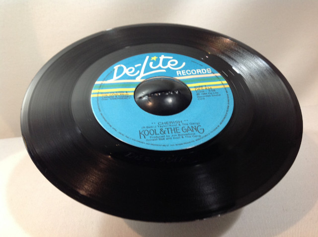 KOOL & THE GANG (CHERISH / CHERISH INSTRUMENTAL) 45 RPM SINGLE in Arts & Collectibles in Winnipeg