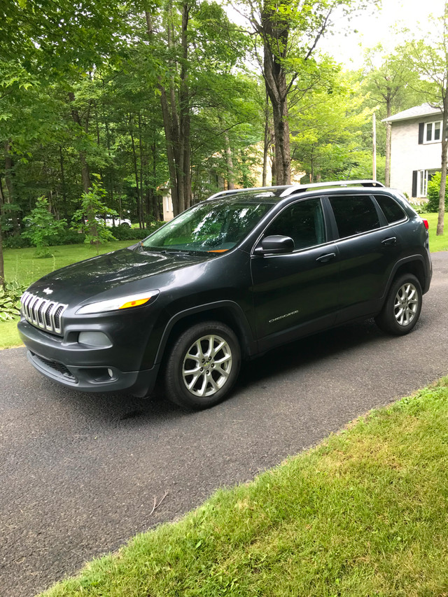 2015 JEEP Cherokee North, moteur V6 de 3.2 L dans Autos et camions  à Lévis
