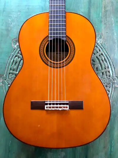 Superbe guitare intermédiaire Yamaha G-240, View more