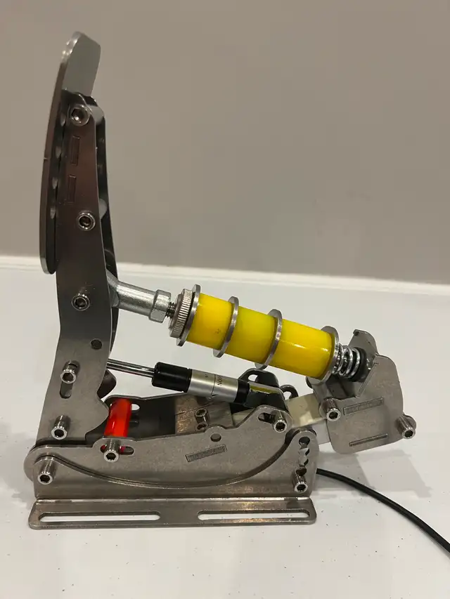 Sim Racing Pedals in Other in Kingston - Image 7