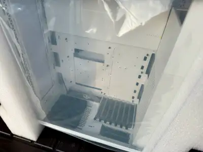 Brand new in box, never assembled. 9 expansion slots. 2 fans included. Pickup in North Oshawa