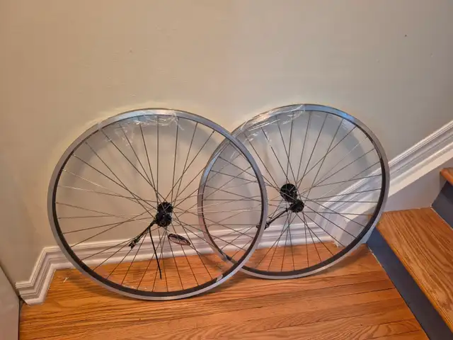 EVO tour 700c front wheel (NEW) in Cruiser, Commuter & Hybrid in Ottawa - Image 2