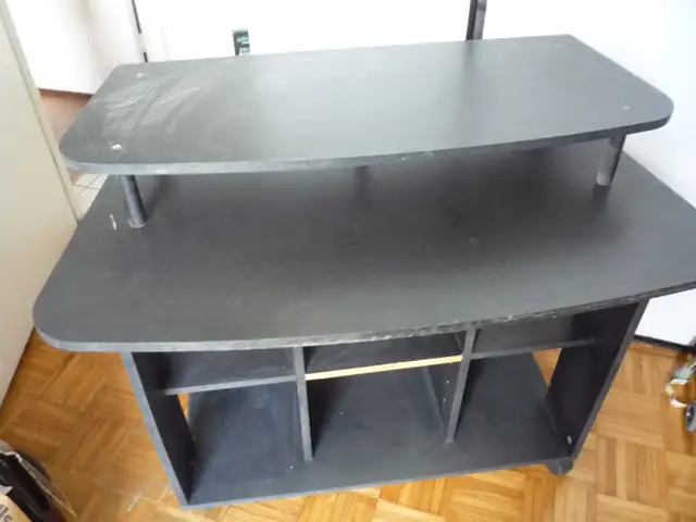 An apartment-size upright piano made by Gerhard Heintzman + more in Pianos & Keyboards in City of Toronto - Image 5