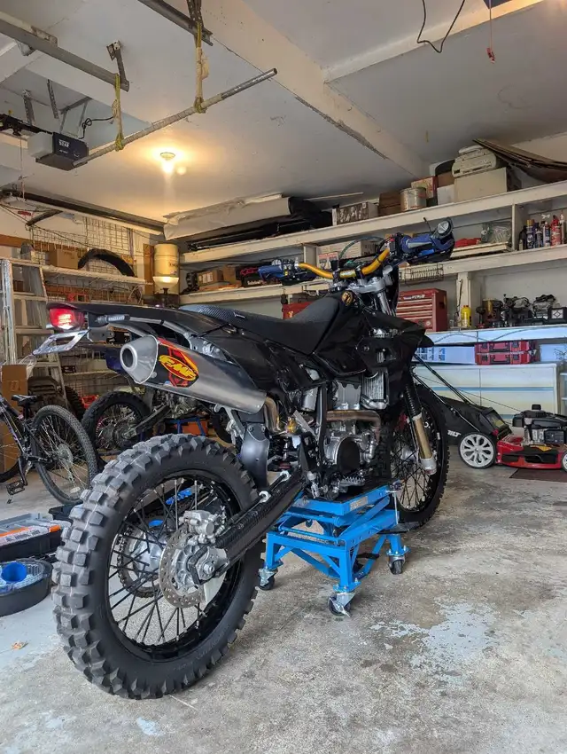 Mint 2023 Suzuki DRZ 400 in Dirt Bikes & Motocross in Mississauga / Peel Region - Image 3