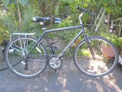 Velo hybride 700c Giant "Expression LX" hybrid bike, View more