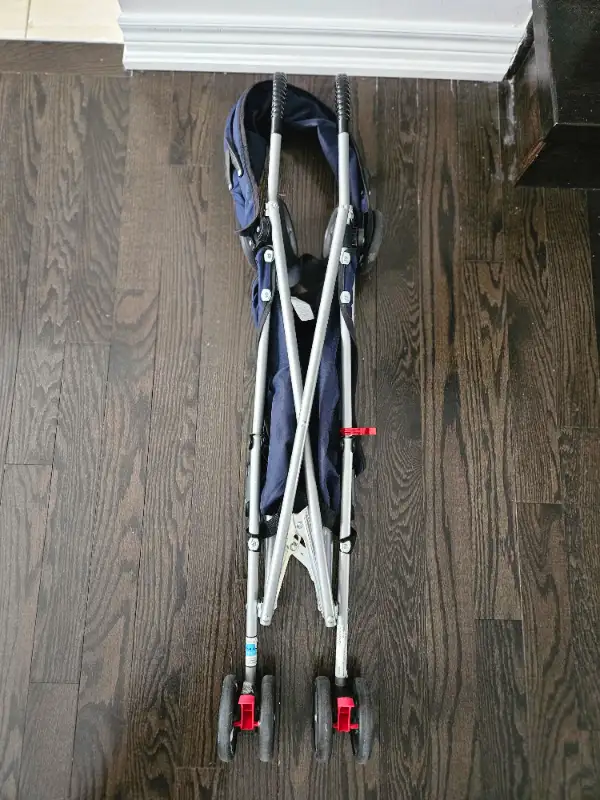 Umbrella Stroller in Strollers, Carriers & Car Seats in Markham / York Region - Image 6