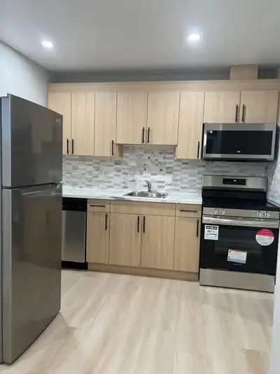Available July 1, 2026 Modern and bright 1-bedroom legal basement suite located in the desirable Eas...
