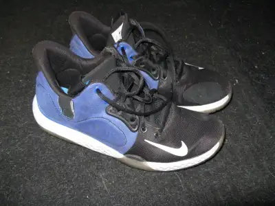 Nike shoes size 9, View more