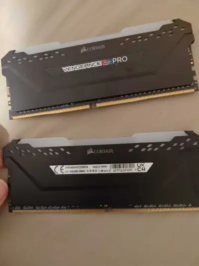 Corsair vengeance Pro RAM black 16GB, View more