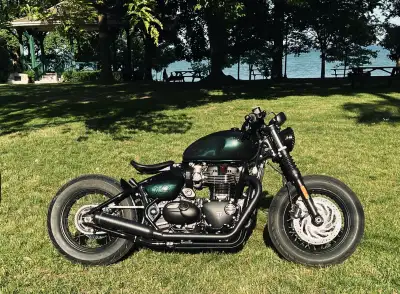 For Sale: 2022 Triumph Bobber – Fully Loaded, Like New! ONLY 1,751 km | Immaculate Condition | Tons...