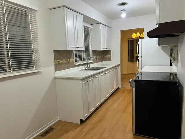 Spotless 3 Bedroom Detached close toBrock Rd.   PICKERING
