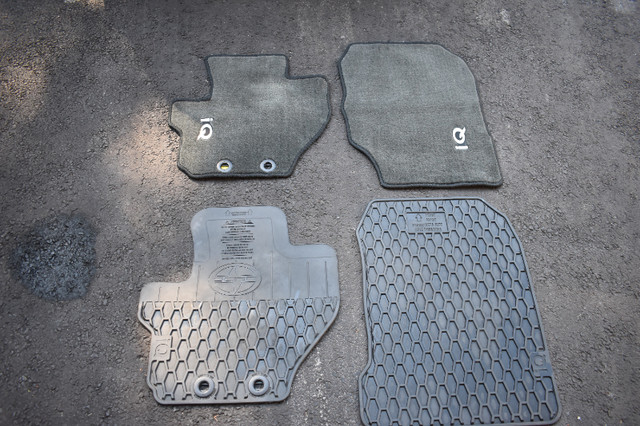 Scion iQ 2012 - 2015 Front Carpet Floor Mats - OEM dans Autres pièces et accessoires  à Ouest de l’Île