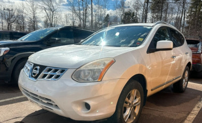 2012 Nissan Rogue - Great Condition, Good on Gas!