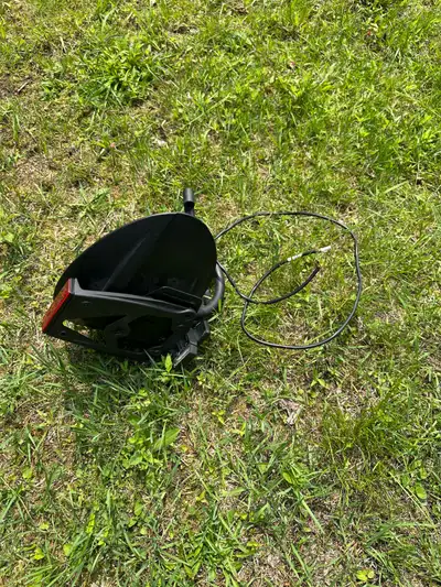 Support d’origine pour plaque avec garde boue pour Ducati Diavel. Le câblage des fils est à faire.