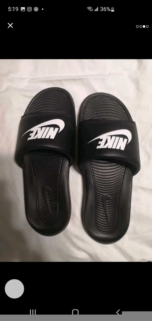 NEW NIKE MENS SIZE 11 SLIDES SANDLES in Men's Shoes in Barrie - Image 4