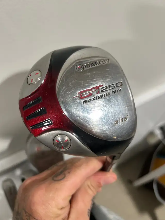 men’s right handed golf set and bag  in Golf in Guelph - Image 5