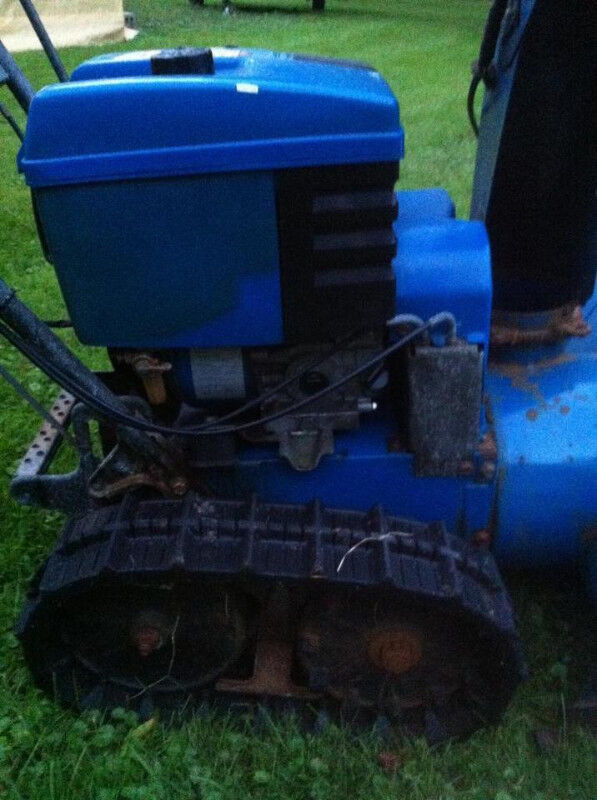 2 YAMAHA YS624 SNOWBLOWER THROWER WITH TRACKS LIKE HONDA HS624