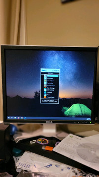 Dell 1908FP monitor (19 inch) with stand