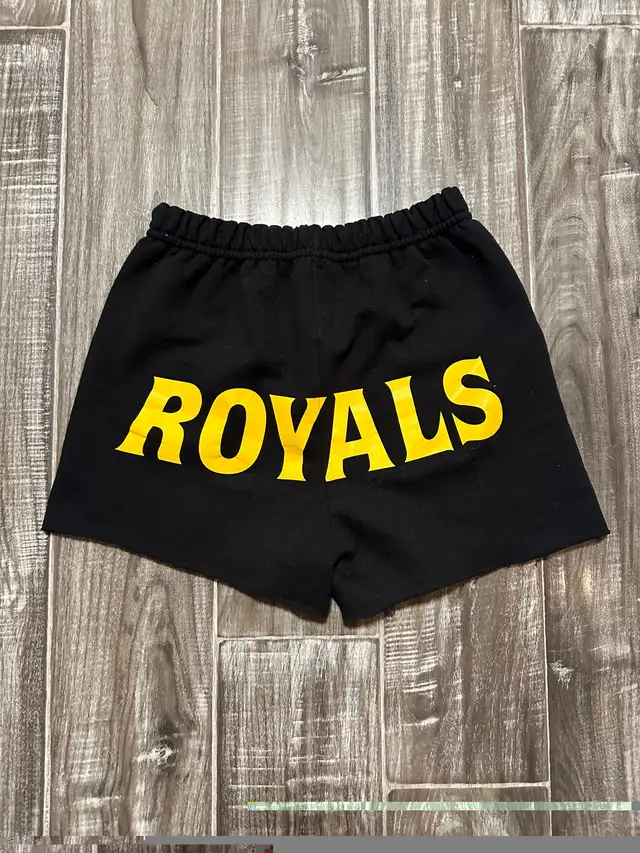 Women’s Medium Shorts in Women's - Bottoms in Mississauga / Peel Region - Image 3