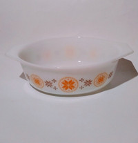 Pyrex Vintage Town and Country  Casserole Dish - 1.5 quart 043 -