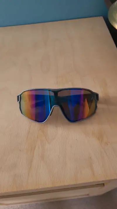 In good condition Men's stylish Sunglasses