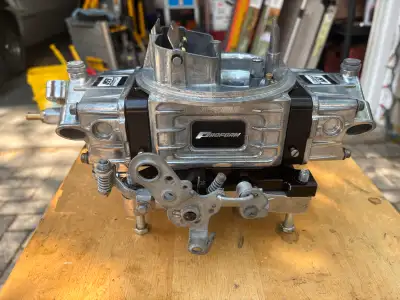 Proform 650cfm High Performance Carburetor , Double Pumper Dual feed , Manual Choke , Billet Aluminu...
