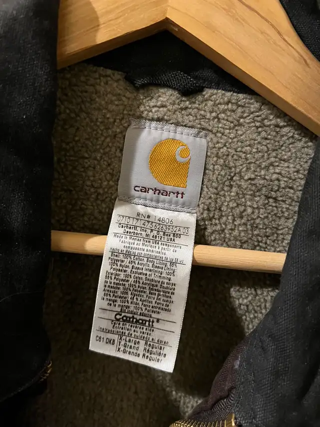 Carhartt Jacket XL in Men's in Edmonton - Image 3