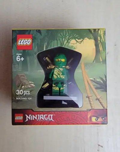 LEGO 5004076 Target Minifigure Cube 2014 NISB with Lloyd DX, View more
