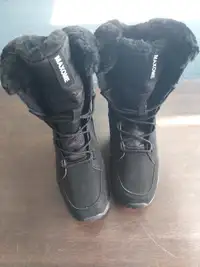 BRAND NEW!!! Women Winter Boots - SIZE 9.5