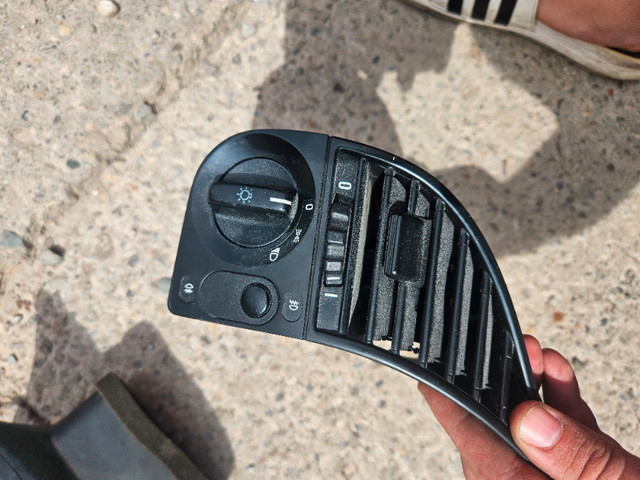 Bmw e36 dashboard vents / airbag module/ shifter trim in Other Parts & Accessories in Cambridge - Image 2