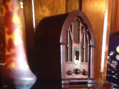 Radio en bois couleur Acajou, View more