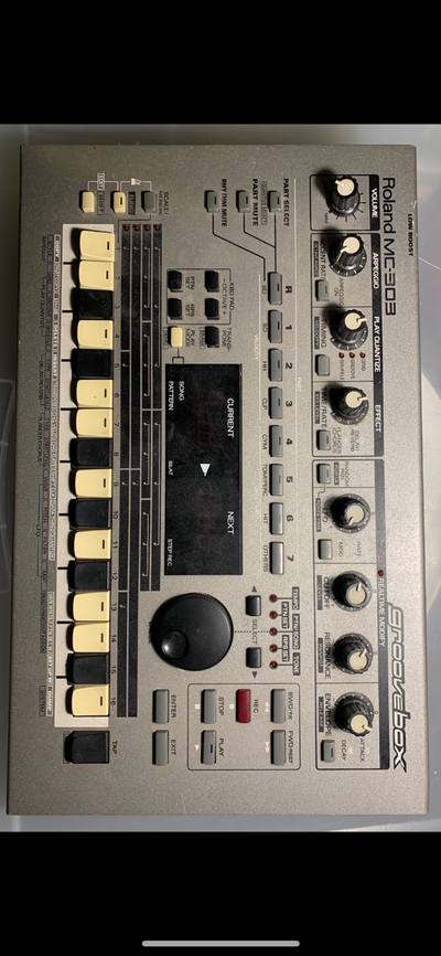 Roland MC-303 VINTAGE Res Filter Synth Drum Machine Groovebox !!, View more