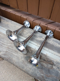 Set of 3 truck horns