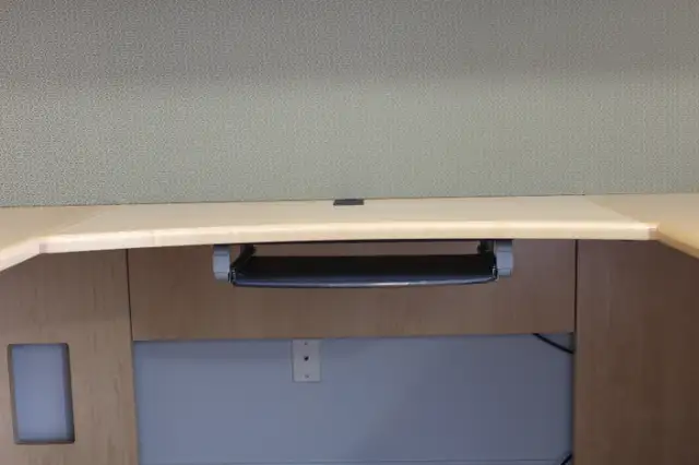 Contemporary U-Shape Office Desk With Hutch & Filing Cabinet in Desks in Calgary - Image 5