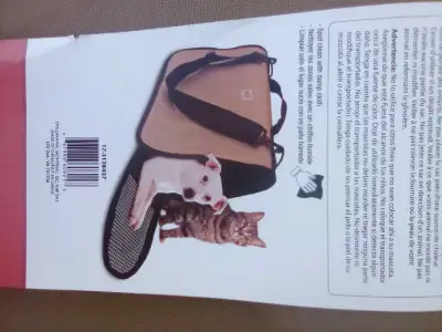 Cat or small dog hand/shoulder carrier great for on planes, sitting on your lap Brand New Call 1.604...