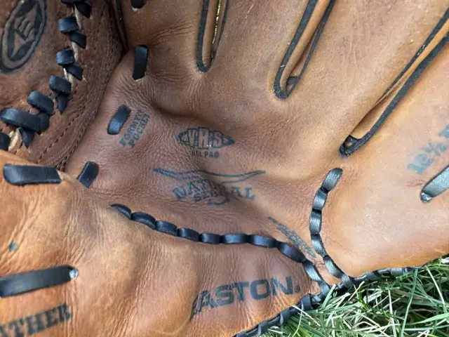 Baseball glove for sale in Baseball & Softball in Penticton - Image 5