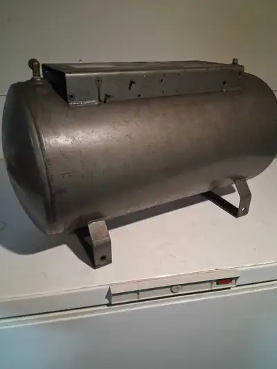 Great shape 12 gallon tank. Was briefly used for vacuum tank years ago and been collecting dust.